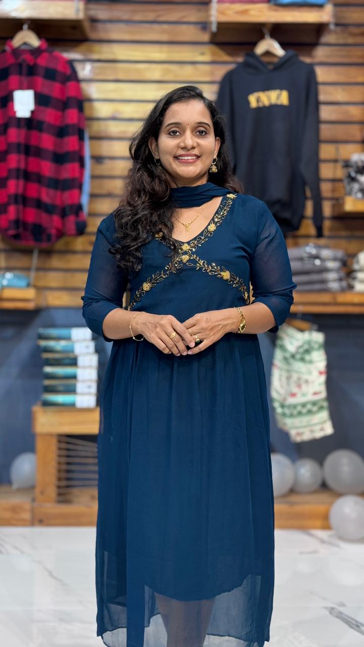 georgette hand work kurti with shawl olgh602 - Image 4