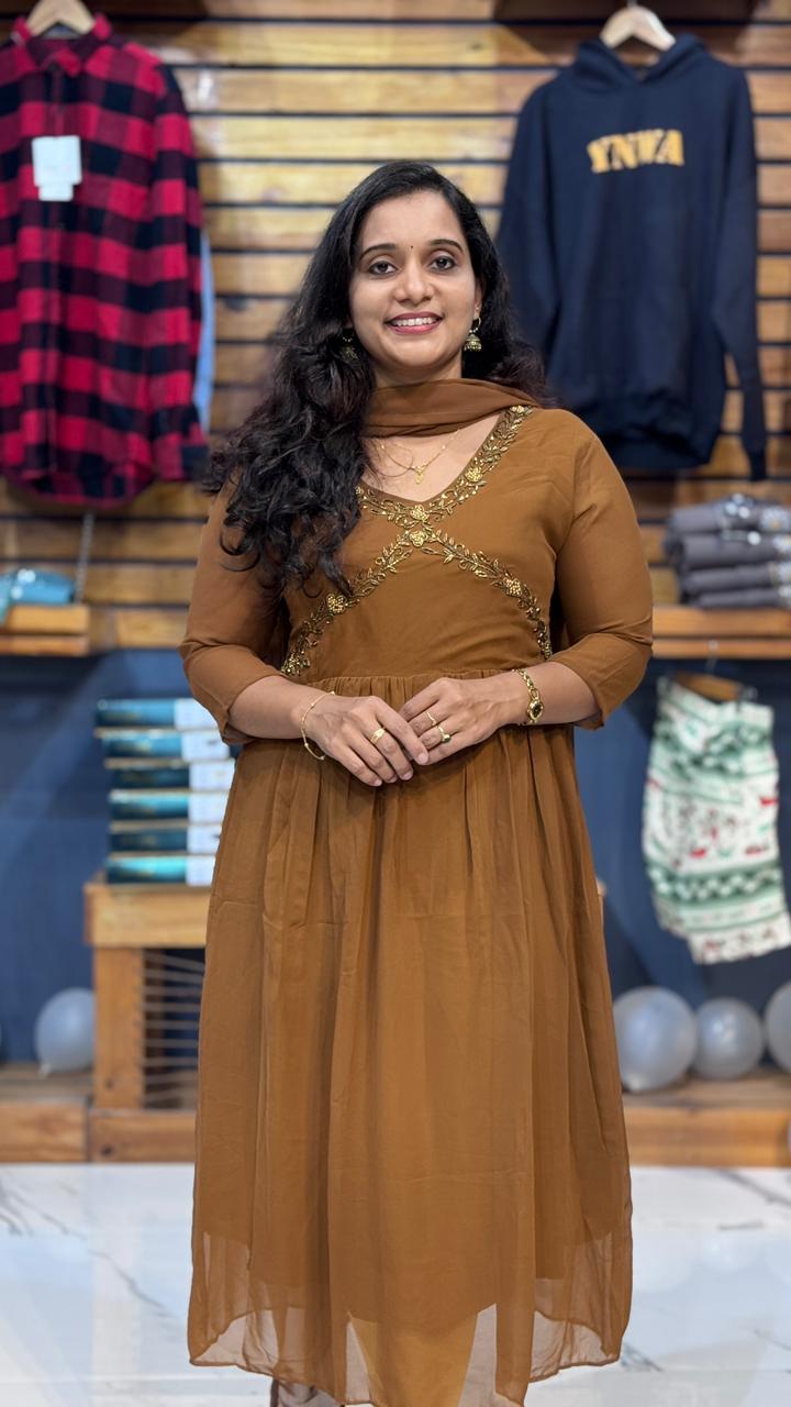 georgette hand work kurti with shawl olgh602 - Image 3